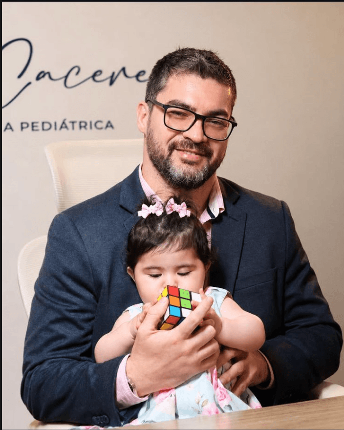 Dr. Sebástian Cáceres